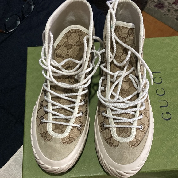 Slightly authentic used worn Gucci sneakers once maybe twice - Picture 4 of 12